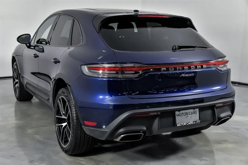 2022 Porsche Macan - Image 9 of 12