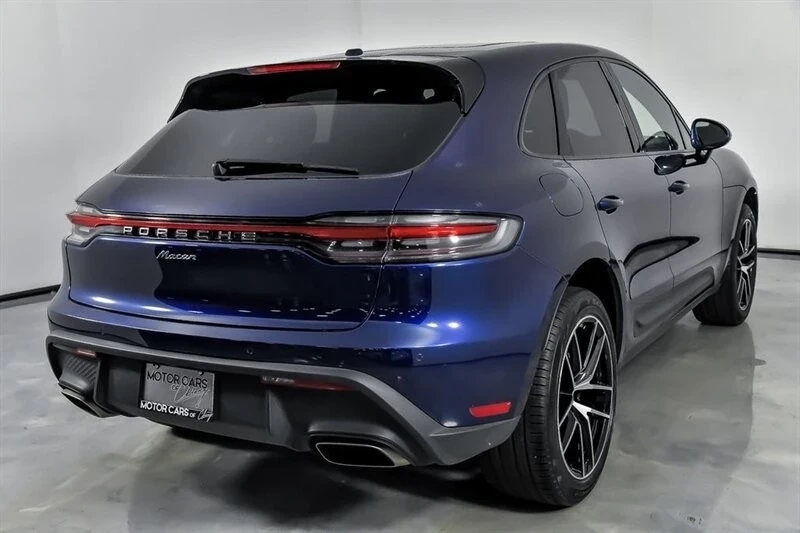 2022 Porsche Macan - Image 11 of 12