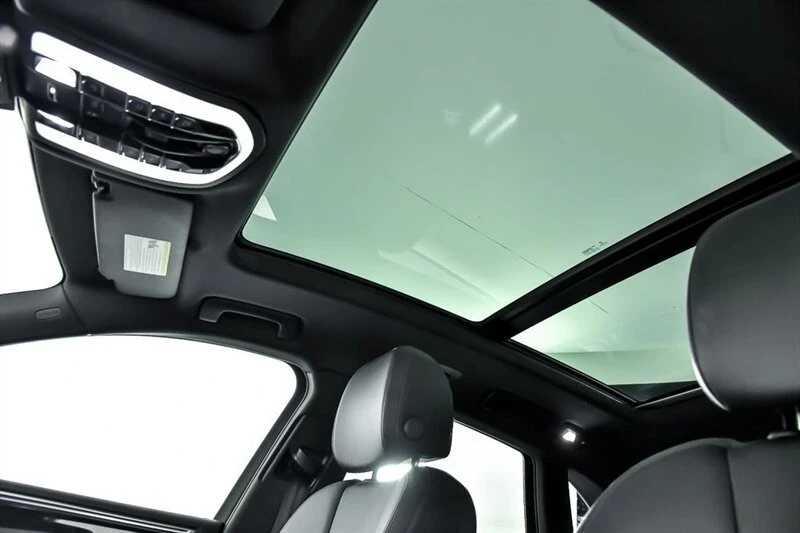 2022 Porsche Macan - Image 21 of 21