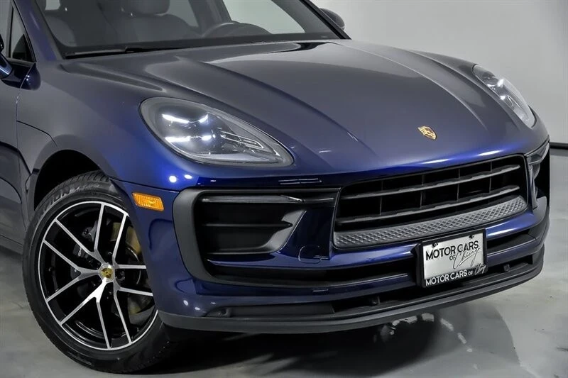 2022 Porsche Macan - Image 2 of 12