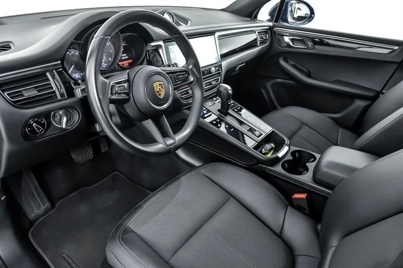 2022 Porsche Macan - Image 18 of 21