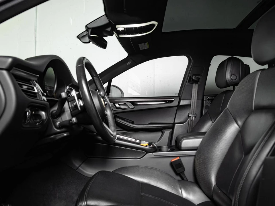 2022 Porsche Macan - Image 5 of 5