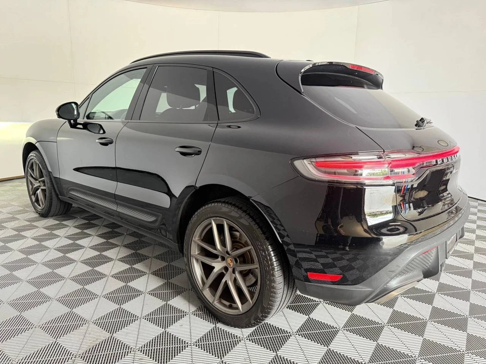2022 Porsche Macan - Image 3 of 5