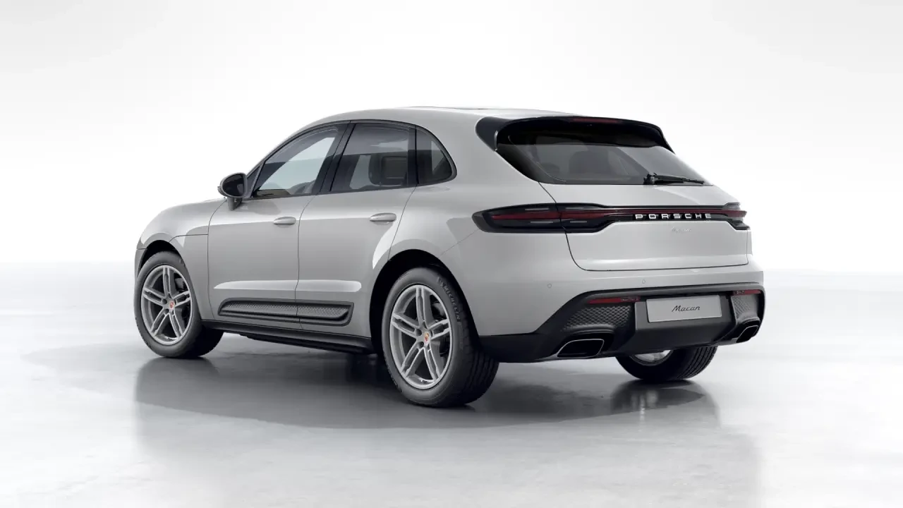 2022 Porsche Macan - Image 24 of 31
