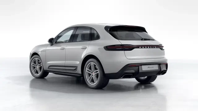 2022 Porsche Macan - Image 22 of 31
