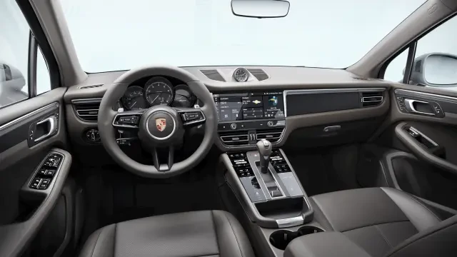 2022 Porsche Macan - Image 30 of 31