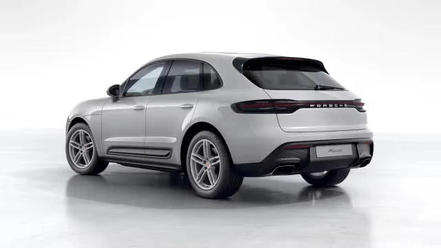 2022 Porsche Macan - Image 18 of 31
