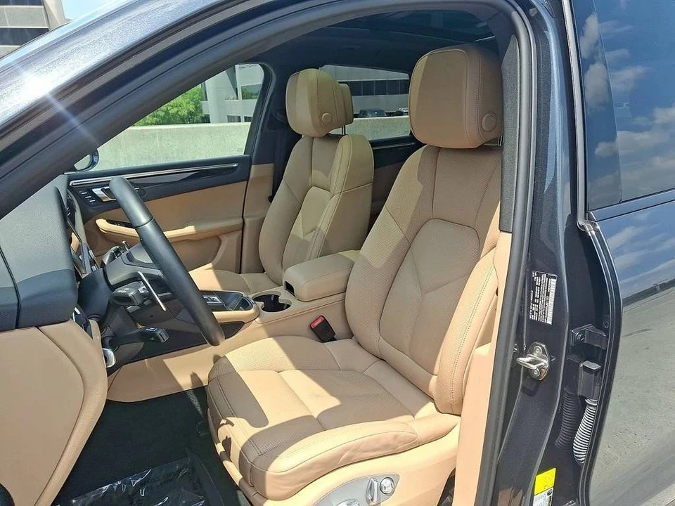 2022 Porsche Macan - Image 5 of 5