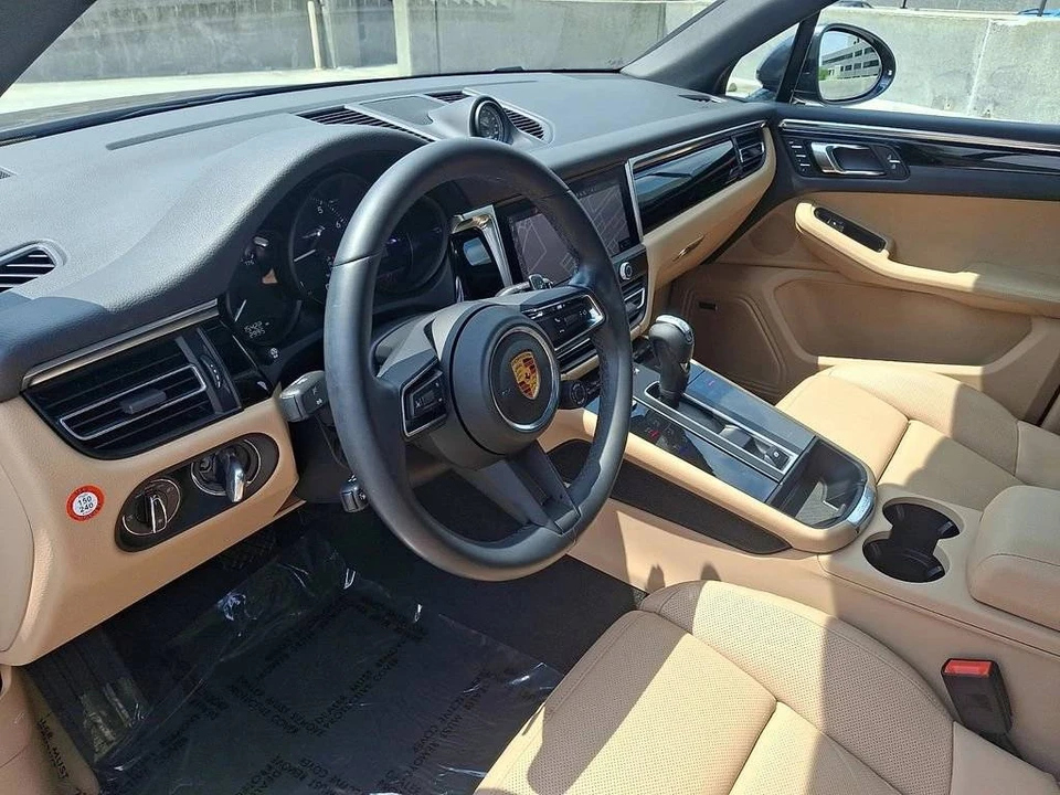 2022 Porsche Macan - Image 4 of 5