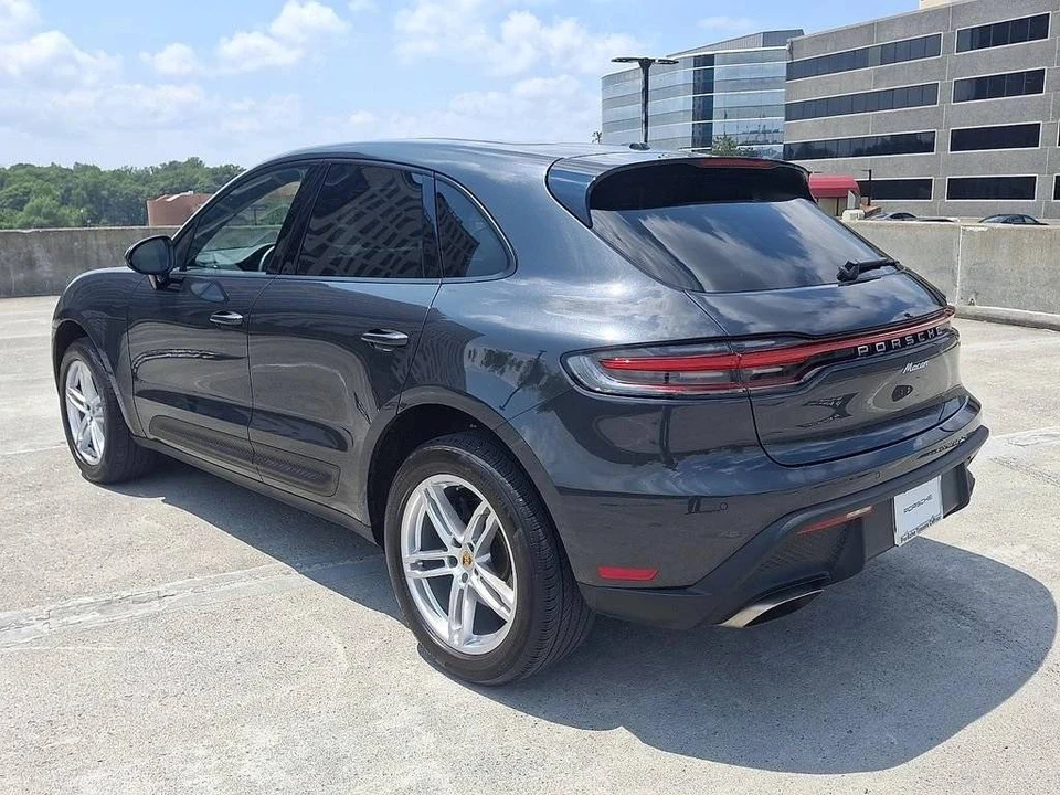 2022 Porsche Macan - Image 3 of 5