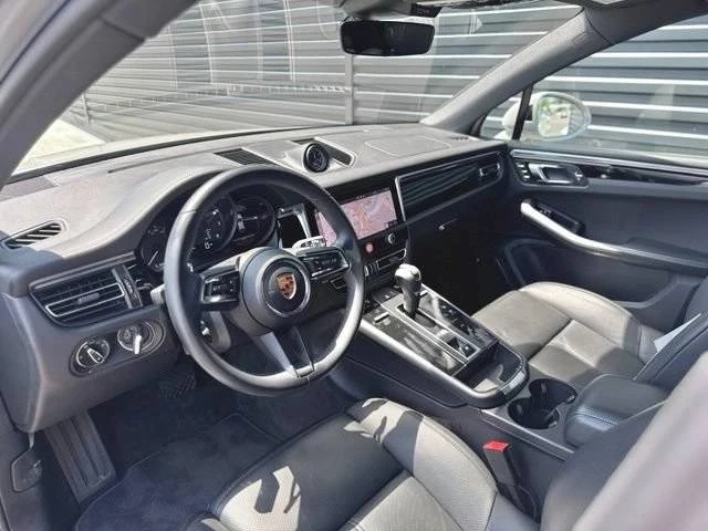 2022 Porsche Macan - Image 4 of 5