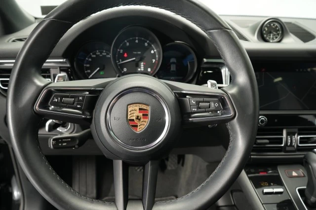 2022 Porsche Macan - Image 30 of 31