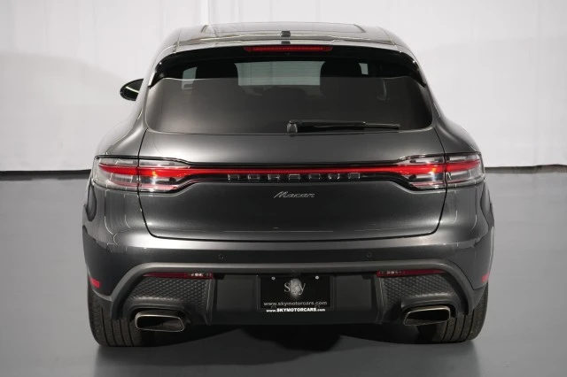 2022 Porsche Macan - Image 13 of 31