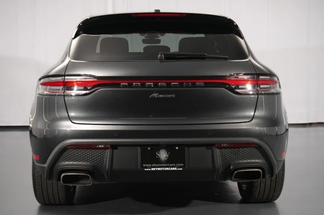 2022 Porsche Macan - Image 14 of 31
