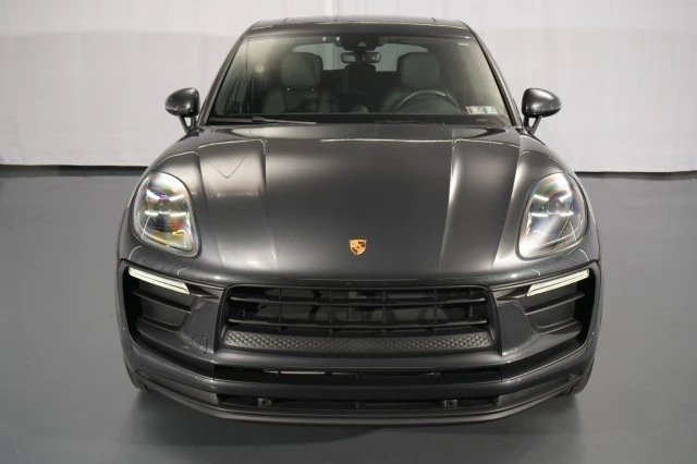 2022 Porsche Macan - Image 4 of 31