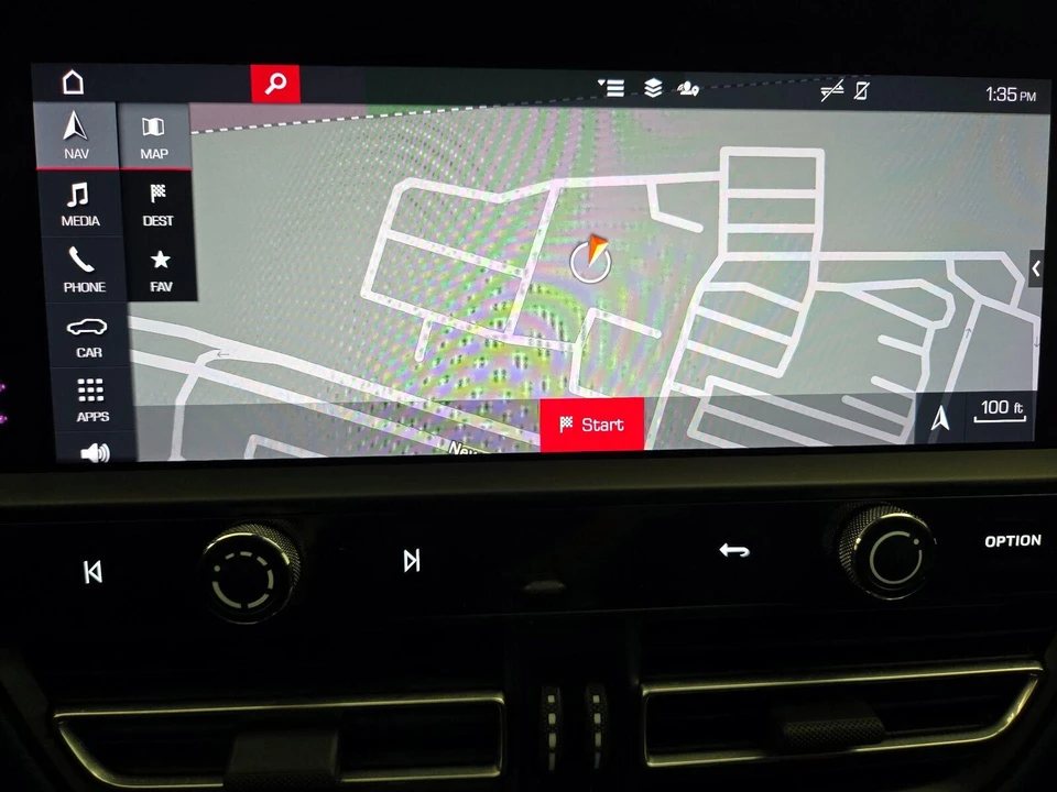 2022 Porsche Macan - Image 15 of 25