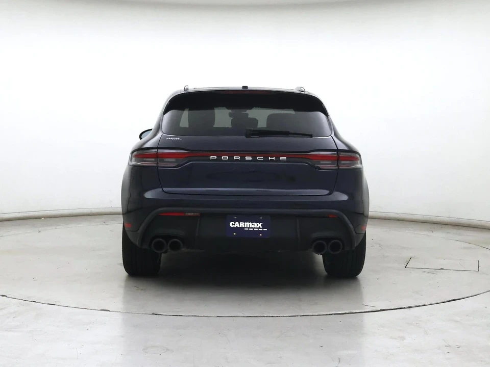 2022 Porsche Macan - Image 7 of 25