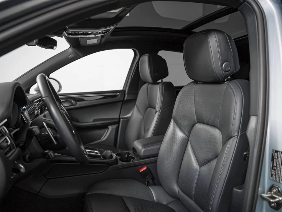 2022 Porsche Macan - Image 5 of 5