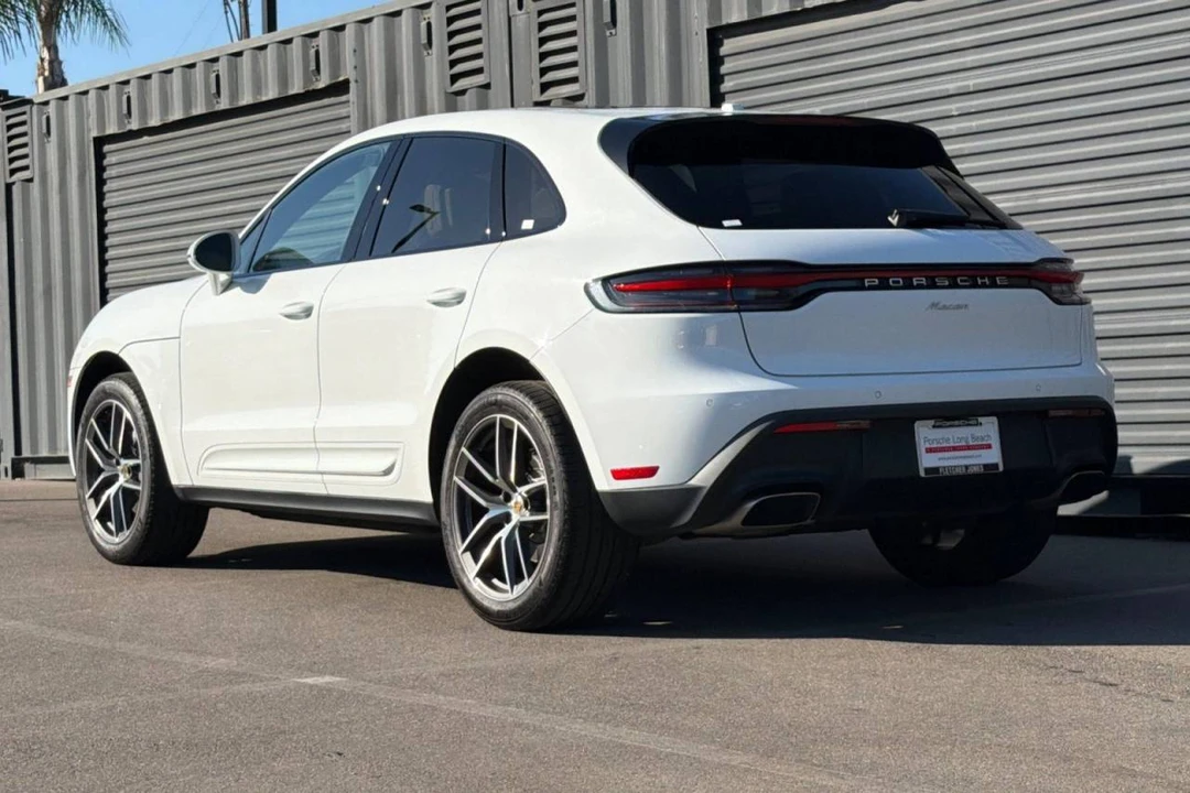 2022 Porsche Macan - Image 3 of 5