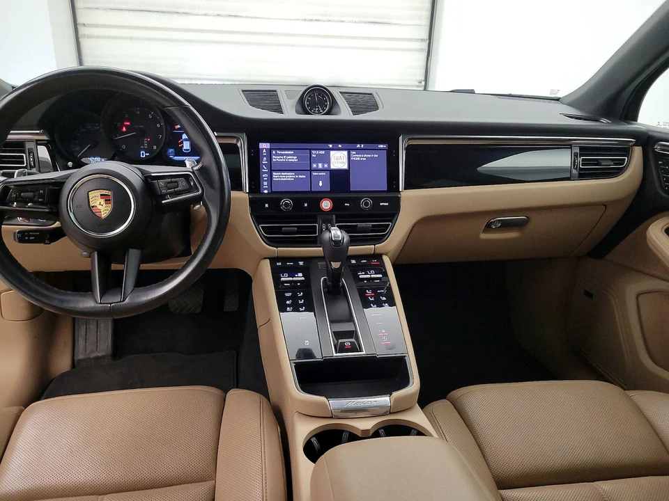 2022 Porsche Macan - Image 10 of 27