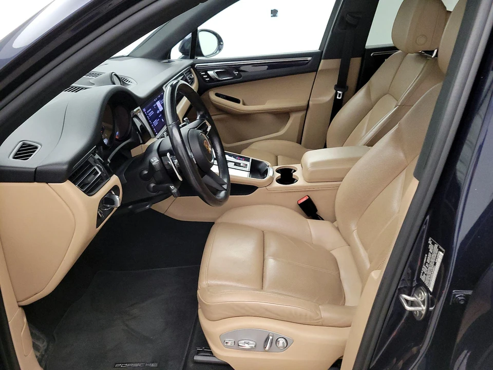 2022 Porsche Macan - Image 12 of 27