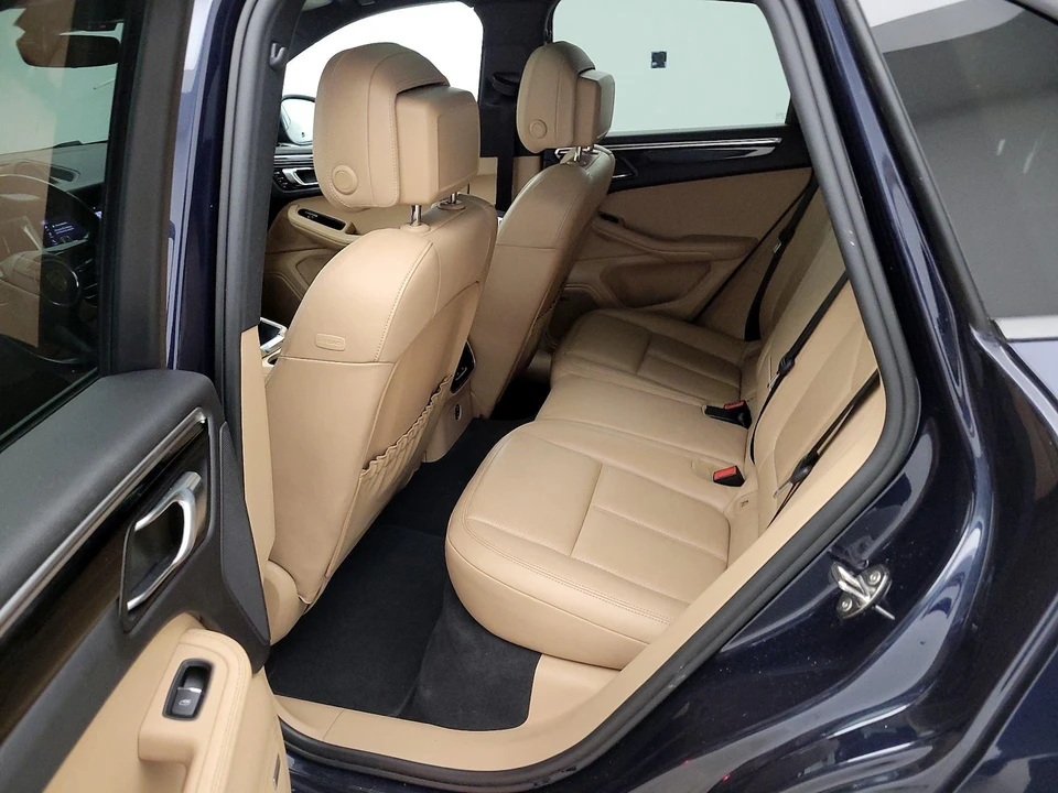 2022 Porsche Macan - Image 21 of 27