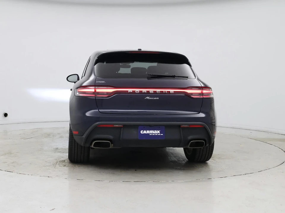 2022 Porsche Macan - Image 7 of 27