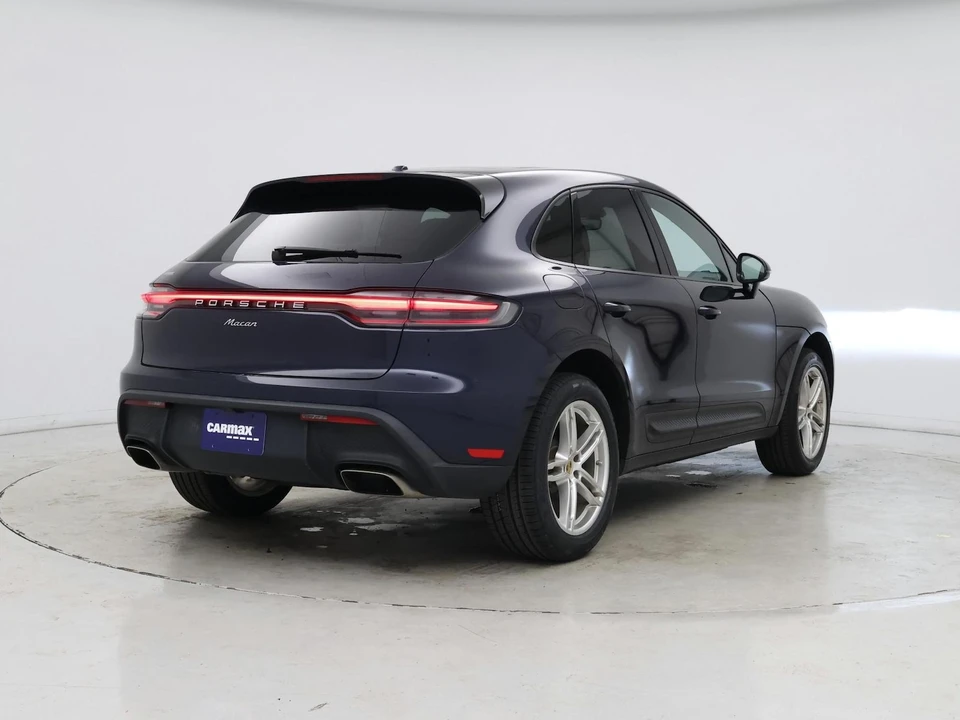 2022 Porsche Macan - Image 9 of 27