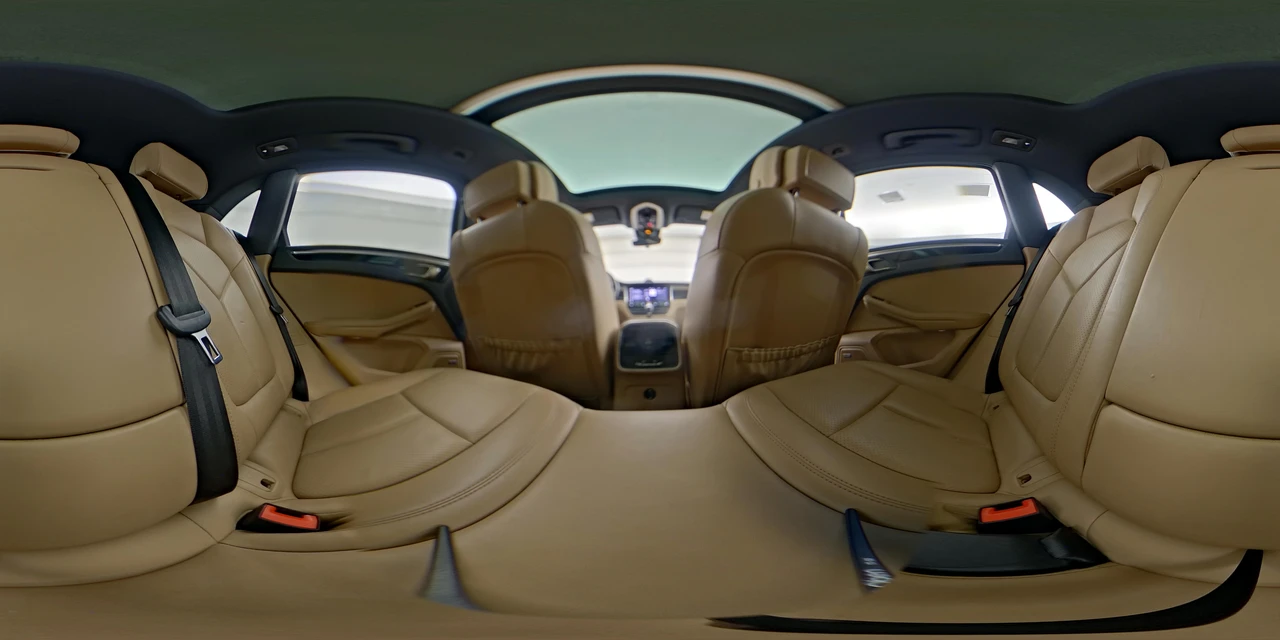 2022 Porsche Macan - Image 26 of 27