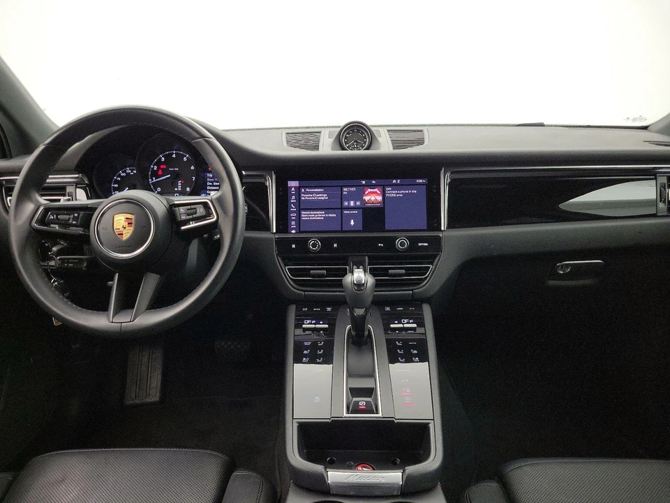 2022 Porsche Macan - Image 10 of 29