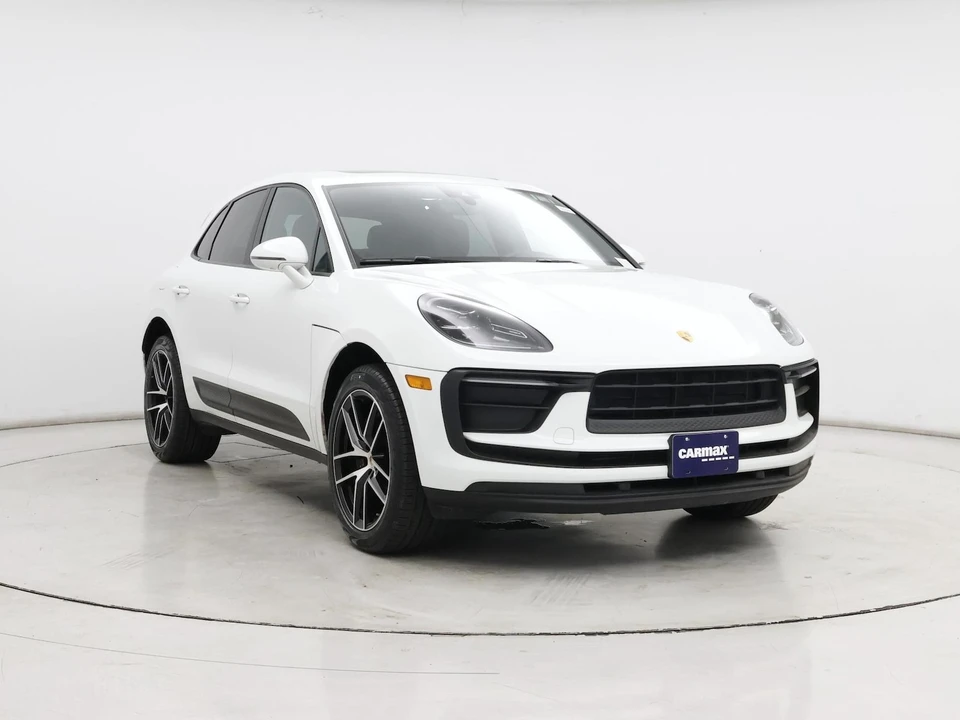 2022 Porsche Macan - Image 2 of 29