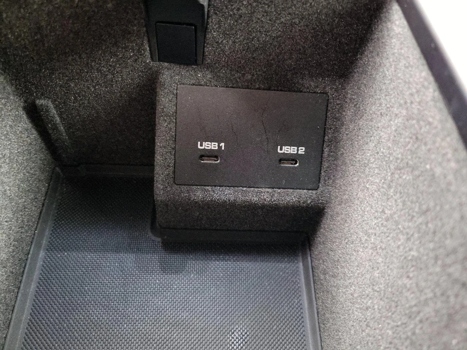 2022 Porsche Macan - Image 20 of 29