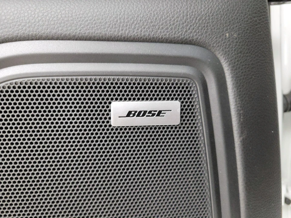 2022 Porsche Macan - Image 25 of 29