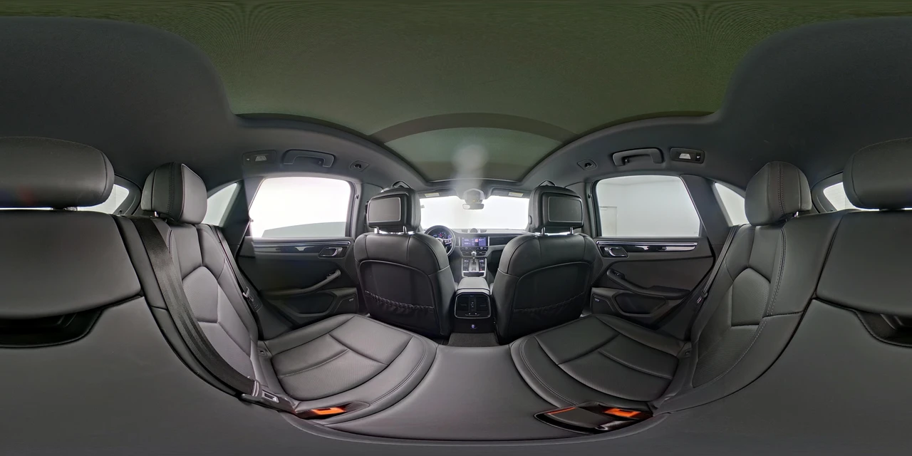 2022 Porsche Macan - Image 28 of 29