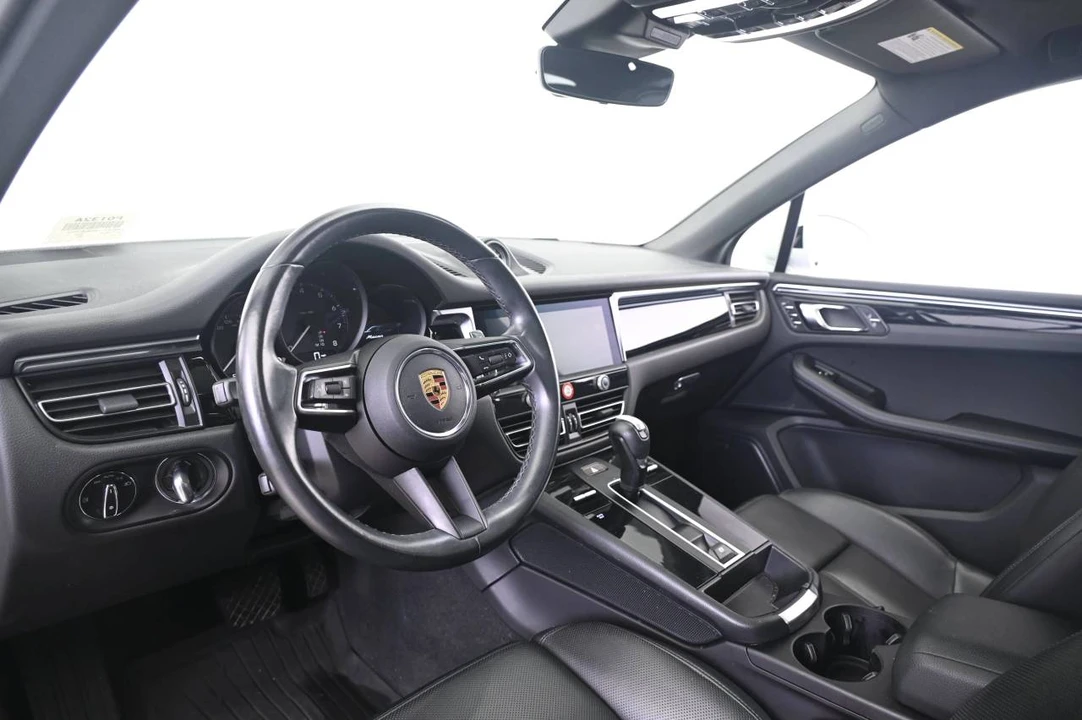 2022 Porsche Macan - Image 4 of 5