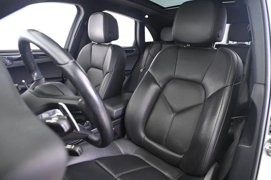 2022 Porsche Macan - Image 5 of 5
