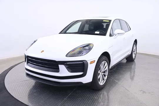 2022 Porsche Macan