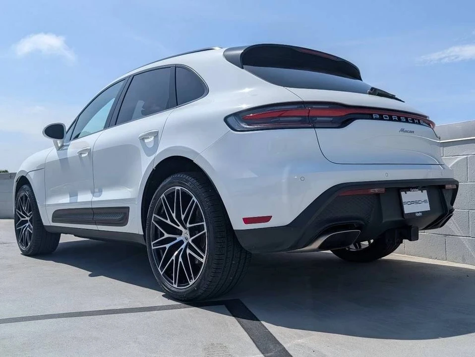 2022 Porsche Macan - Image 3 of 5