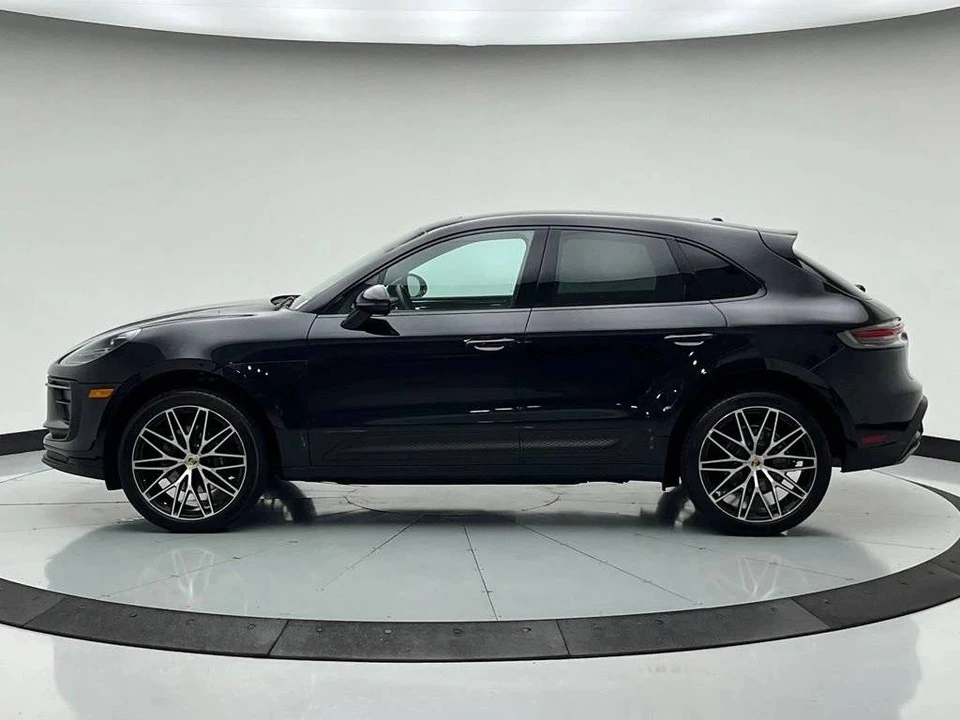 2022 Porsche Macan - Image 2 of 5