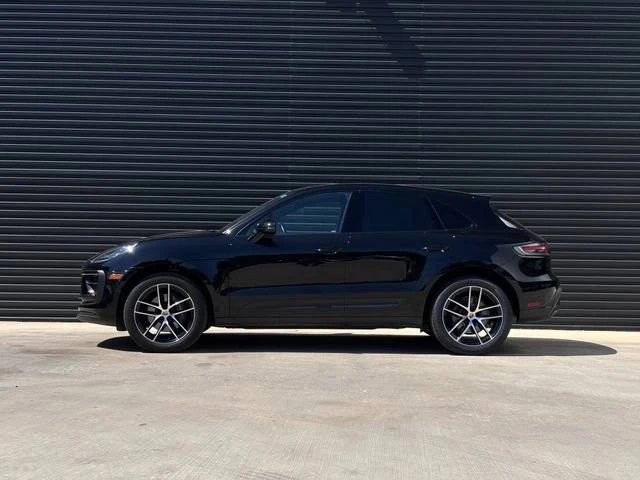 2022 Porsche Macan - Image 2 of 5