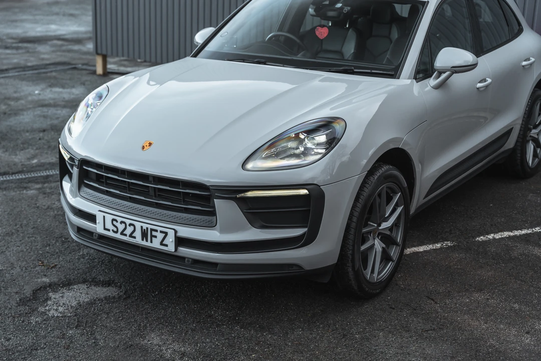 2022 Porsche Macan - Image 23 of 31