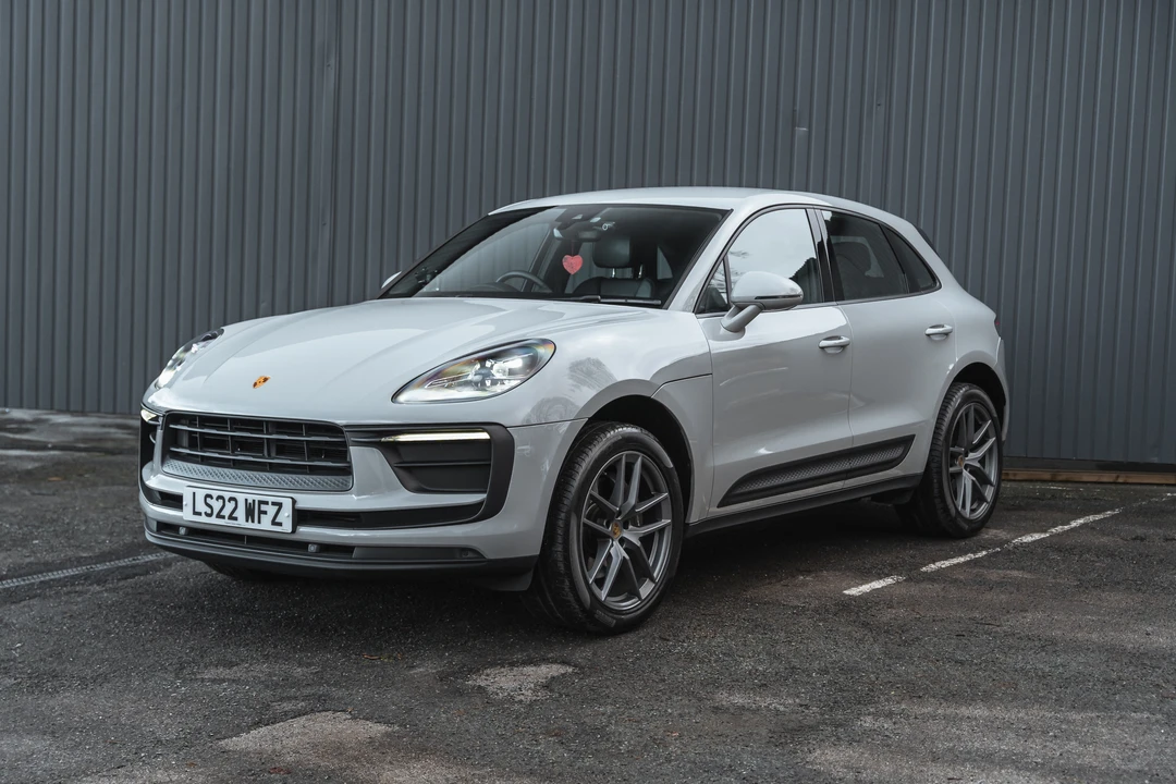 2022 Porsche Macan - Image 4 of 31