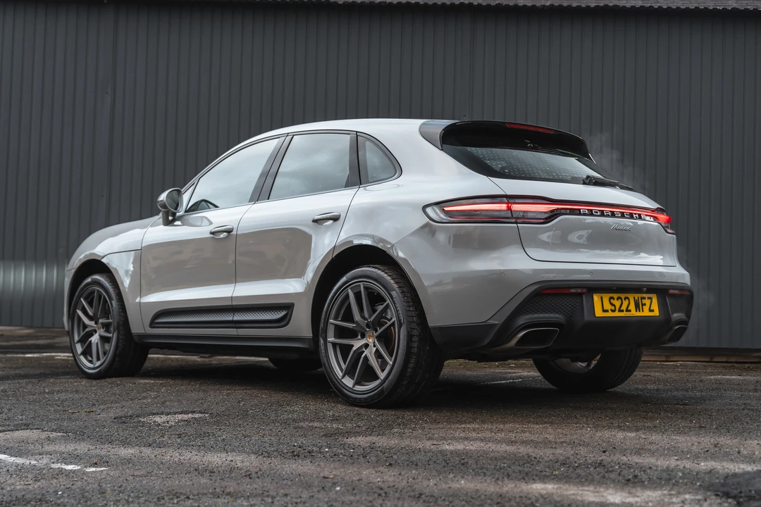 2022 Porsche Macan - Image 6 of 31