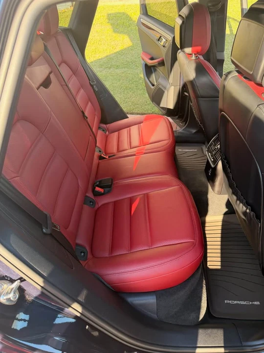 2022 Porsche Macan - Image 7 of 9