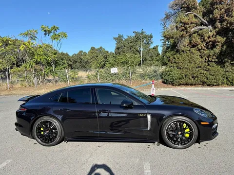 2022 Porsche Panamera 4-E Hybrid Platinum Edition
