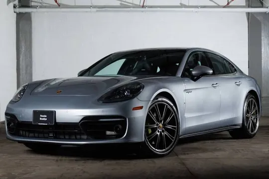 2022 Porsche Panamera 4 E-Hybrid Platinum Edition