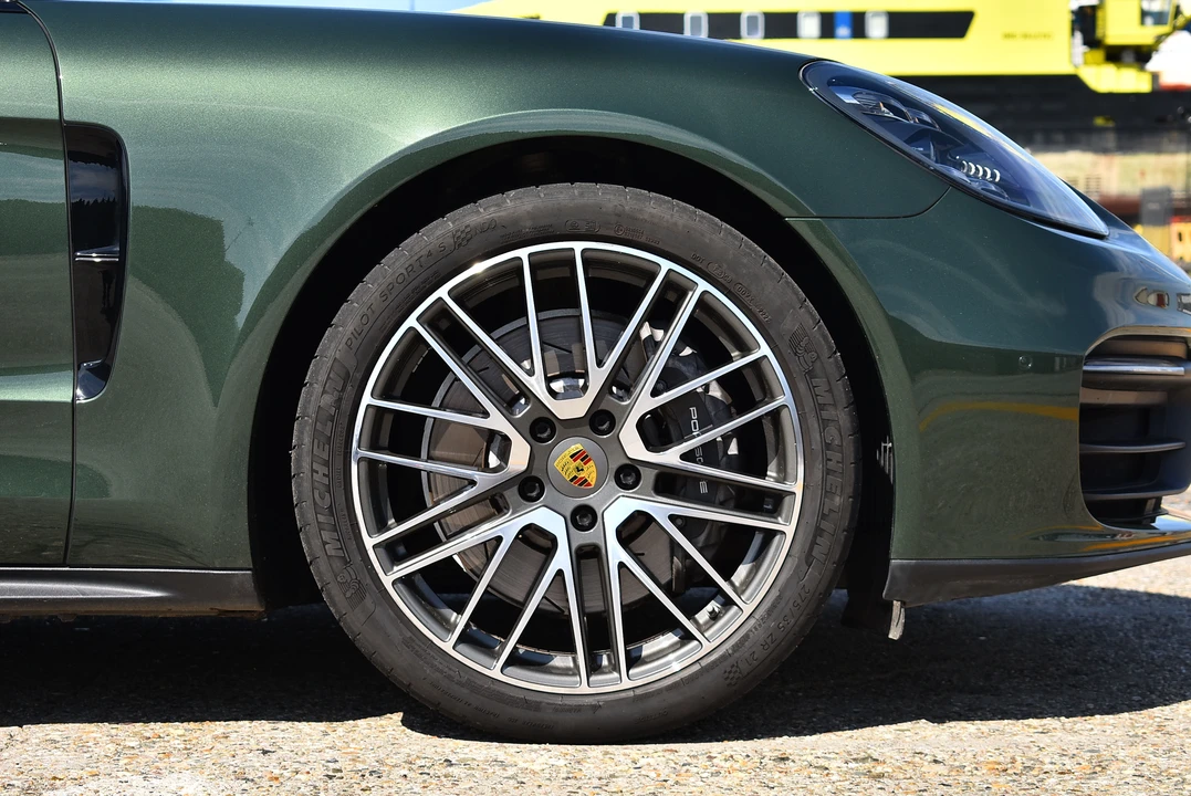 2022 Porsche 971 Panamera S - Image 25 of 31
