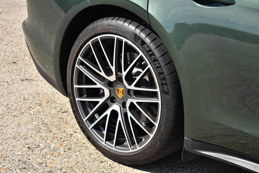 2022 Porsche 971 Panamera S - Image 26 of 31