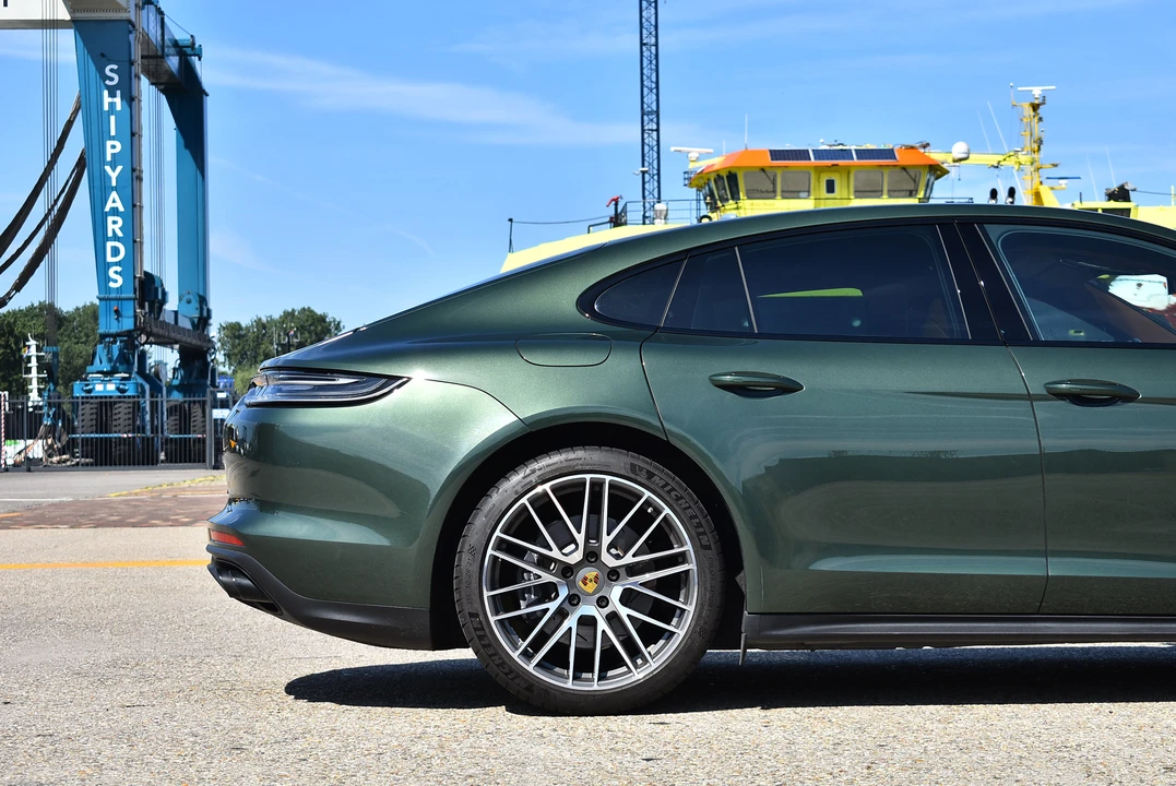 2022 Porsche 971 Panamera S - Image 27 of 31