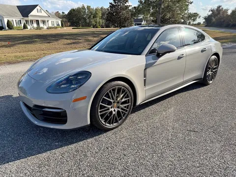 2022 Porsche Panamera 4 Platinum Edition Sedan 4D